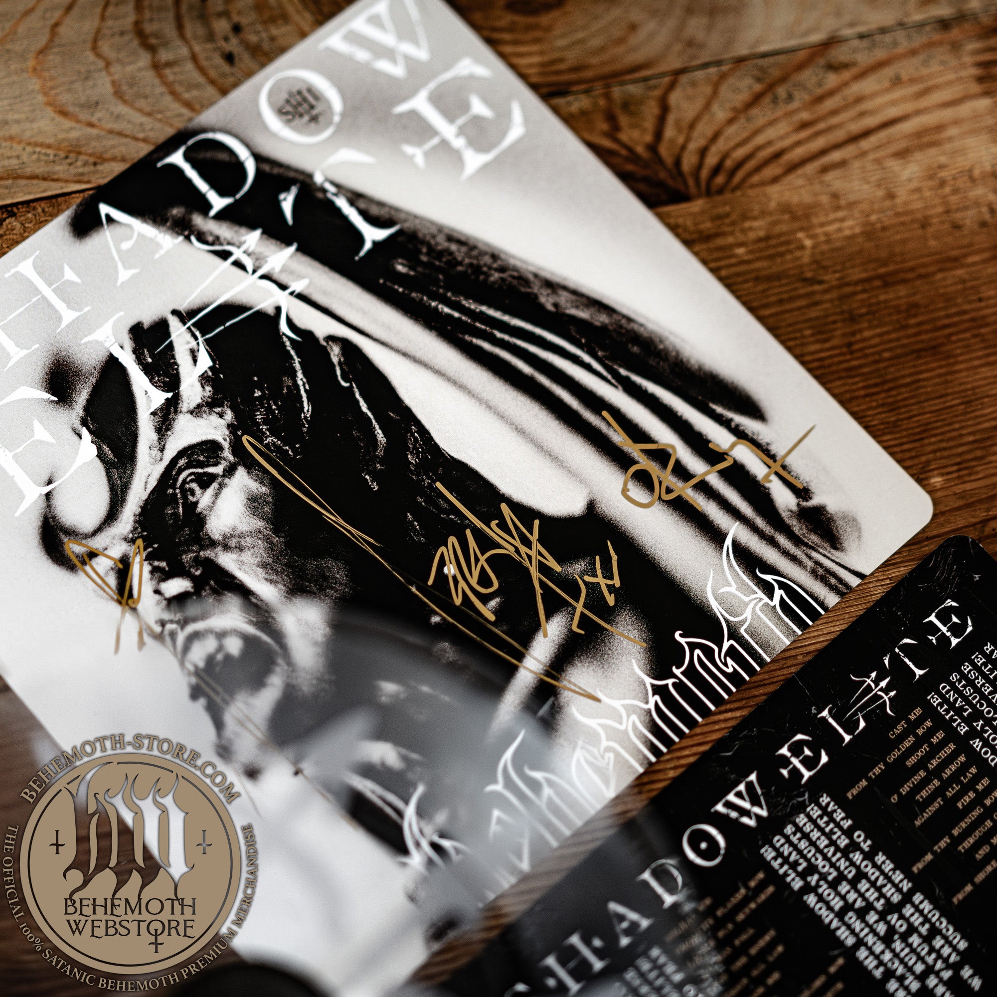 “The Shadow Elite” – 7″ Βινύλιο Single από τους Behemoth (Διαφανές, Χαραγμένο με Laser, Υπογεγραμμένο, Περιορισμένο σε 100 αντίτυπα)