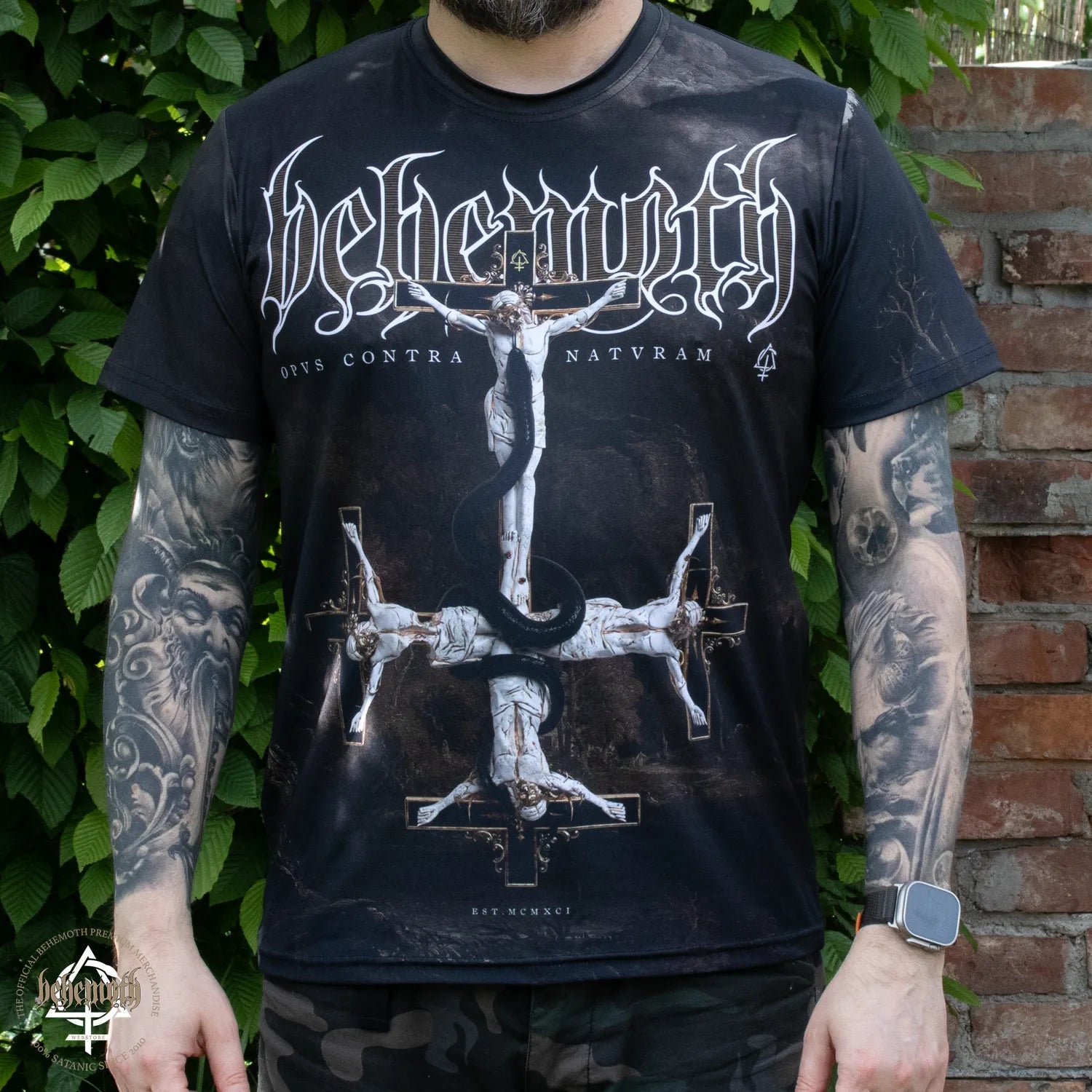 Camiseta con estampado integral Behemoth 'Opvs Contra Natvram'