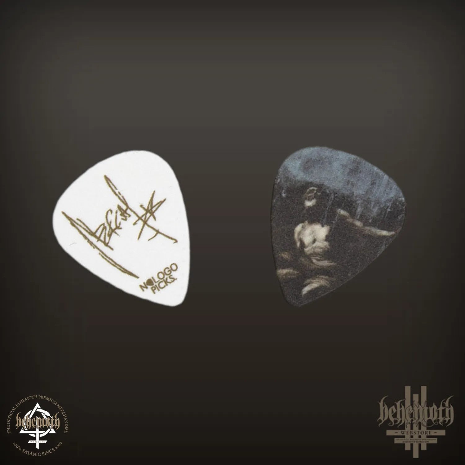 Una púa de guitarra de plástico firmada por Behemoth, Nergal - portada de ILYAYD