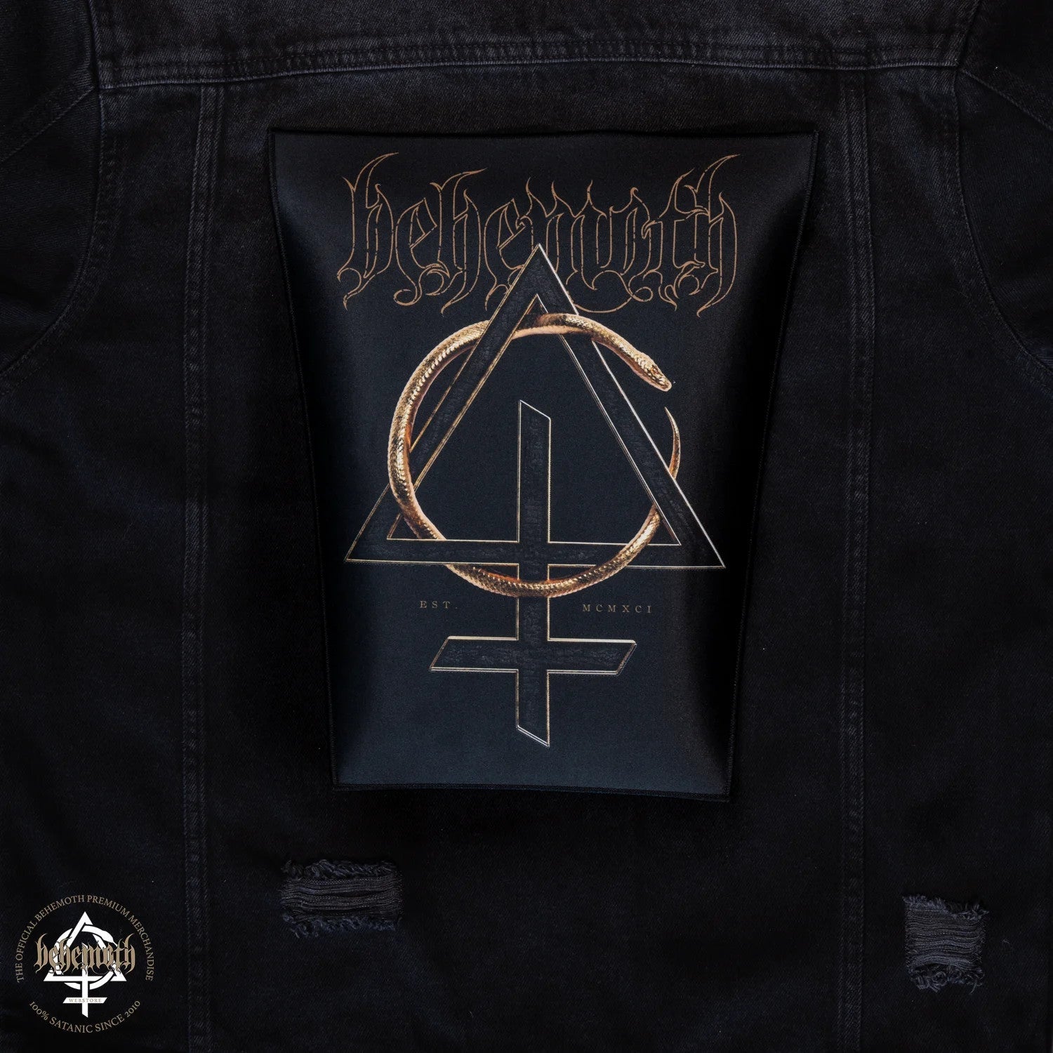 Parche termoadhesivo 'Contra - Black' de Behemoth